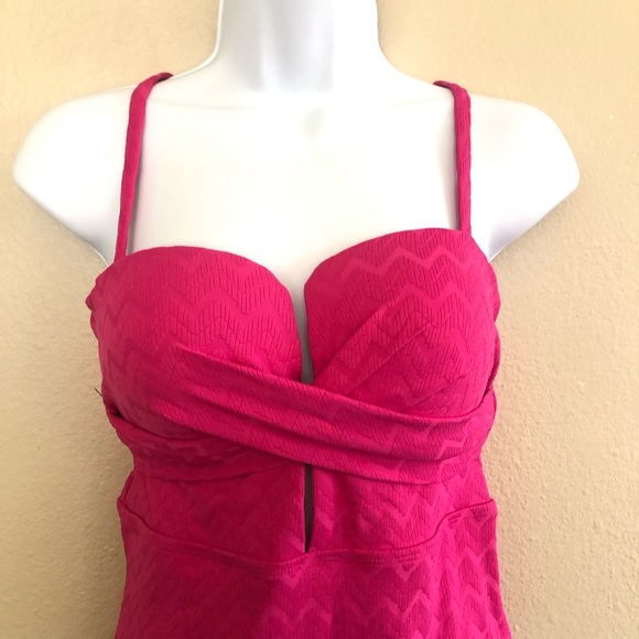 Cupshe Textured Wrapped Crossback Cut Out Molded Cups One Piece Swimsuit Size M - Picture 7 of 14